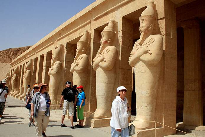 Luxor-Tours-Valley-of-Kings-Tour-and-Temple-of-Hatshpsut-2