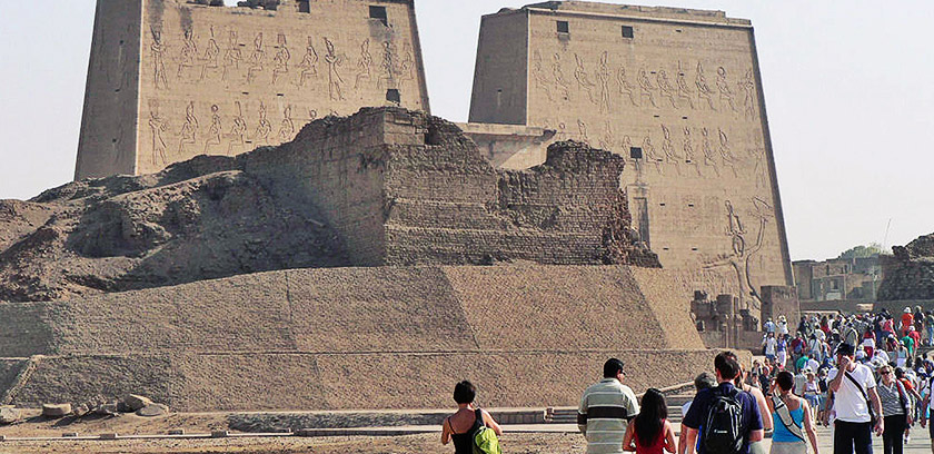 1-Edfu-temple-of-horus