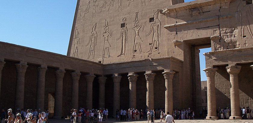 5-edfu-temple-Inside